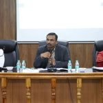 समीक्षा बैठक करते हुए अधिकारियों को आवश्यक दिशा-निर्देश दिए। 