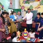 मुख्य सचिव आनन्द बर्द्धन ने विद्यालय, आंगनबाड़ी केन्द्र, पुस्तकालय एवं खेल सुविधाओं का किया निरीक्षण ok