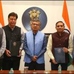 आत्मनिर्भर भारत रक्षा मंत्रालय ने भारतीय नौसेना के लिए 20 ‘एनहैंस्ड कैपेबिलिटी ग्लोबल नेविगेशन सैटेलाइट सिस्टम जैमर्स’ के लिए 449 करोड़ रुपये के अनुबंध पर हस्ताक्षर किए।