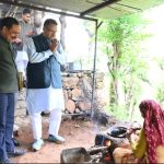 रुद्रप्रयाग में खेत बचाओ अभियान के तहत मेदनपुर में कृषक गोष्ठी, कृषि मंत्री गणेश जोशी ने किसानों से किया संवाद