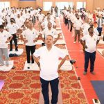 अंतर्राष्ट्रीय योग दिवस पर टाउन हॉल में सामूहिक योगाभ्यास, कैबिनेट मंत्री गणेश जोशी ने दिया स्वस्थ जीवन का संदेश