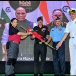 रक्षा मंत्री ने पहली बार तीनों सेनाओं की संयुक्त महिला समुद्री नौकायन यात्रा को हरी झंडी दिखाकर रवाना किया