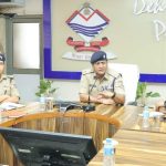 एसएसपी दून द्वारा जनपद के समस्त राजपत्रित अधिकारियो/थाना प्रभारियों के साथ की गोष्ठी