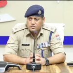 मासिक अपराध गोष्ठी में दिखे एसएसपी दून के कडे तेवर*     *लापरवाही बरतने वाले अधिकारियों को सख्त कार्यवाही की दी चेतावनी