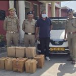 अवैध शराब की तस्करी में लिप्त 01 अभियुक्त को दून पुलिस ने किया गिरफ्तार