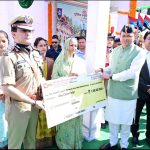 मुख्यमंत्री ने पुलिस स्मृति दिवस पर शहीद जवानों को दी श्रद्धांजलि, परिजनों को किया सम्मानित