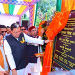 श्रीनगर में मुख्यमंत्री के स्वागत को सड़कों पर उमड़ा जनसैलाब*